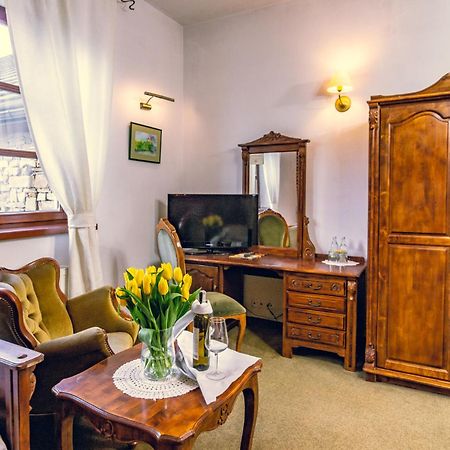 Folwark Stara Winiarnia Hotel Mszana Dolna Ngoại thất bức ảnh