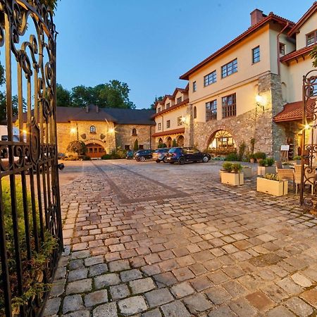 Folwark Stara Winiarnia Hotel Mszana Dolna Ngoại thất bức ảnh