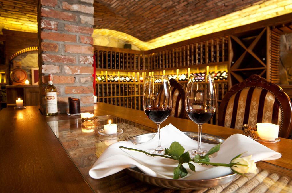 Folwark Stara Winiarnia Hotel Mszana Dolna Ngoại thất bức ảnh